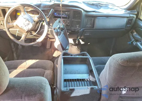 2001 Chevrolet Silverado C1500 from USA, damaged, VIN 2GCEC19W511198445